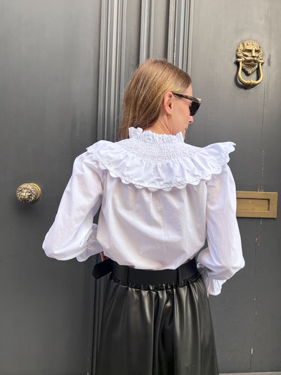 Camisa blanca nido de abeja