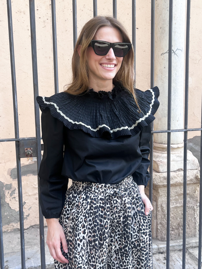 Camisa negra canesú
